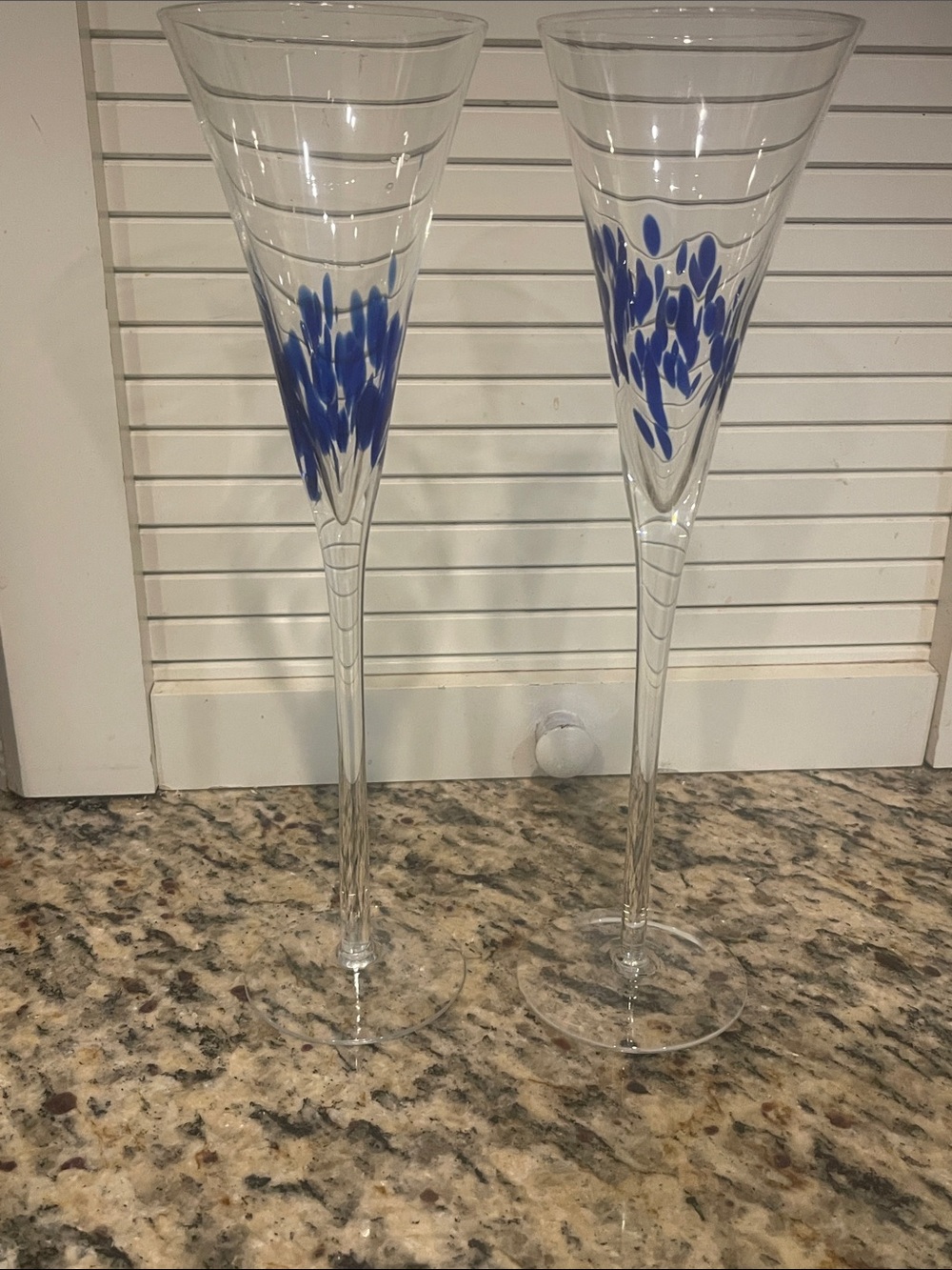 1 SOURCE INC. ~ Pair of Hand Blown 7 Oz. CHAMPAGNE FLUTES USA